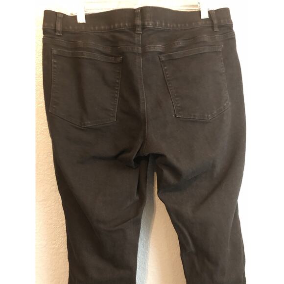 White House Black Market Womens Jeans XL Black Tapered Leg Back Pockets Pants - Picture 8 of 10